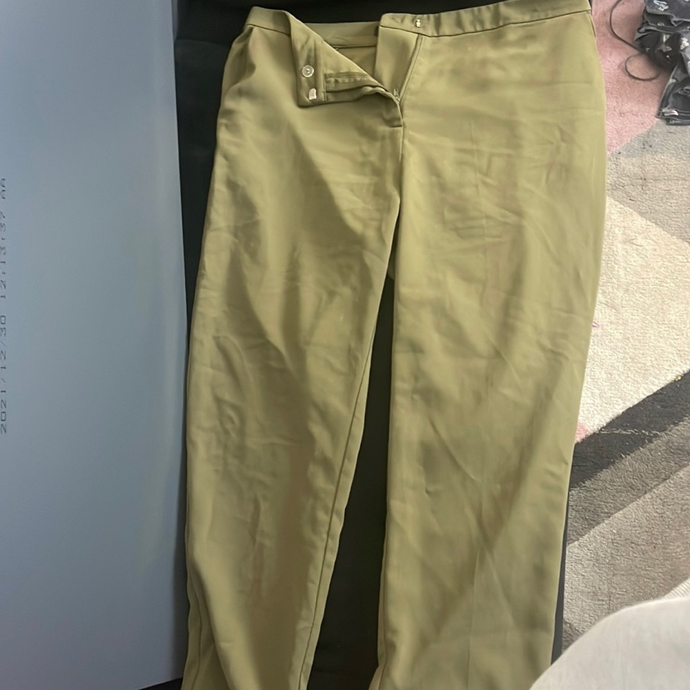 Forever 21 Contemporary Dress Pants. Olive green.
